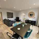 Magnifique T2 45m2 Neuf 5 Personnes Clim Wifi Stationnement Gratuit Centre A 300m Ajaccio (Corsica)
