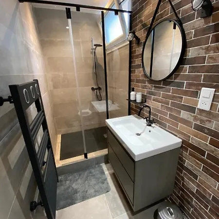 Appartement Magnifique T2 45m2 Neuf 5 Personnes Clim Wifi Stationnement Gratuit Centre à 300m Ajaccio (Corsica)