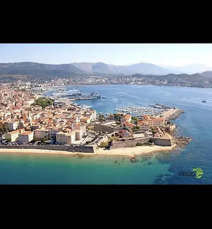 Apartamento Ajaccio Magnifique T2 45m2 Neuf 5 Personnes Clim Wifi Stationnement Gratuit Centre à 300m *