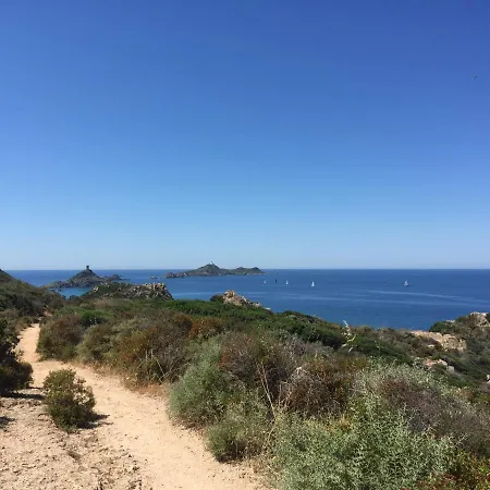 Magnifique T2 45m2 Neuf 5 Personnes Clim Wifi Stationnement Gratuit Centre A 300m أجاكسيو