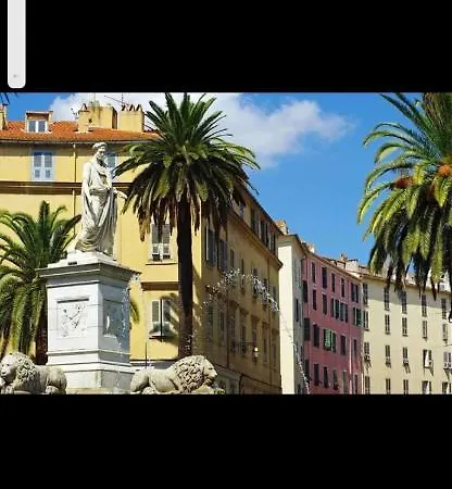 Magnifique T2 45m2 Neuf 5 Personnes Clim Wifi Stationnement Gratuit Centre A 300m أجاكسيو