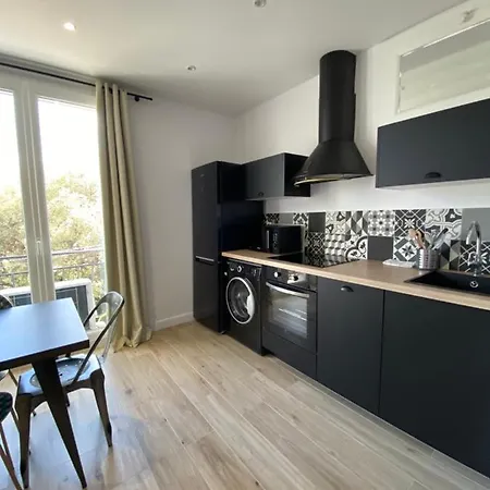 Magnifique T2 45m2 Neuf 5 Personnes Clim Wifi Stationnement Gratuit Centre A 300m شقة أجاكسيو