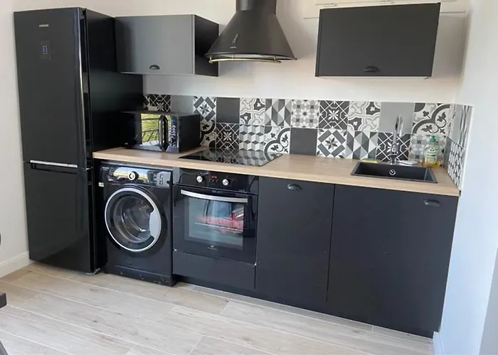 Center Apartment: Proximity, Modern Comfort *