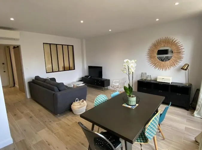 Center Apartment: Proximity, Modern Comfort